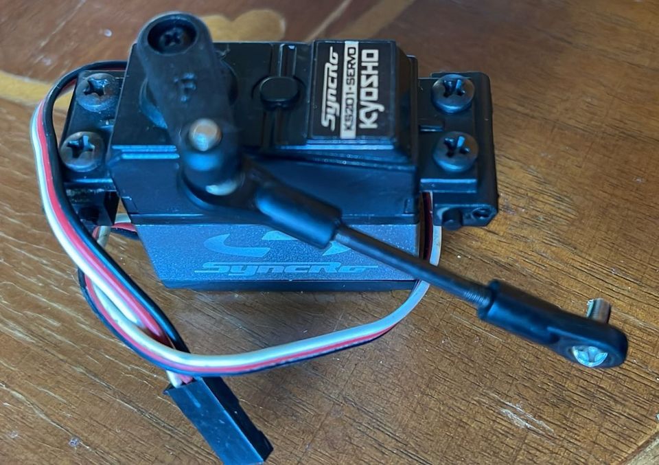 Kyosho DBX servo