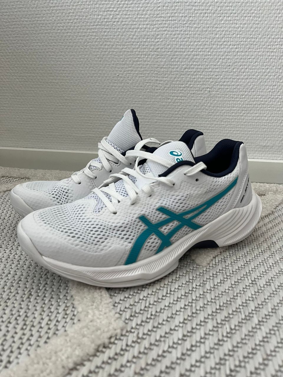 Asics naisten sisäpelikengät