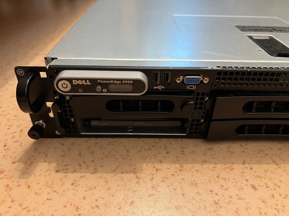 Dell PowerEdge 2950 -palvelin