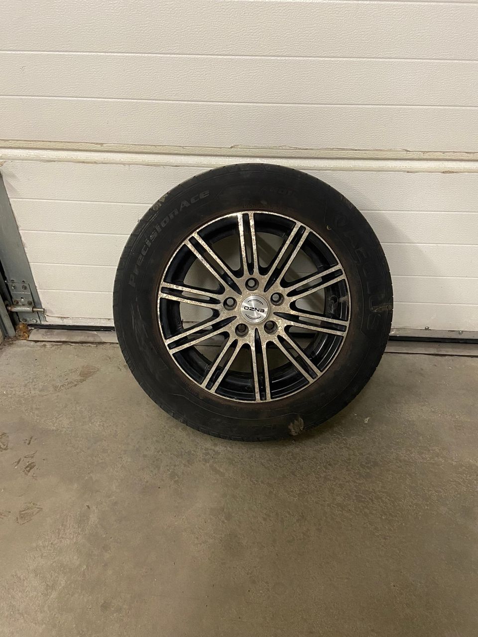 195/65r15 Kesärenkaat 15” ford vanteilla