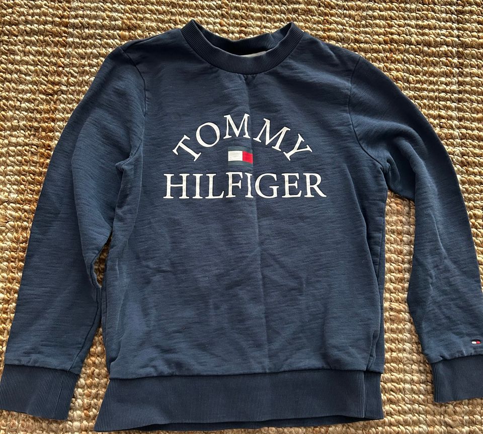 Tommy Hilfiger collegepaita