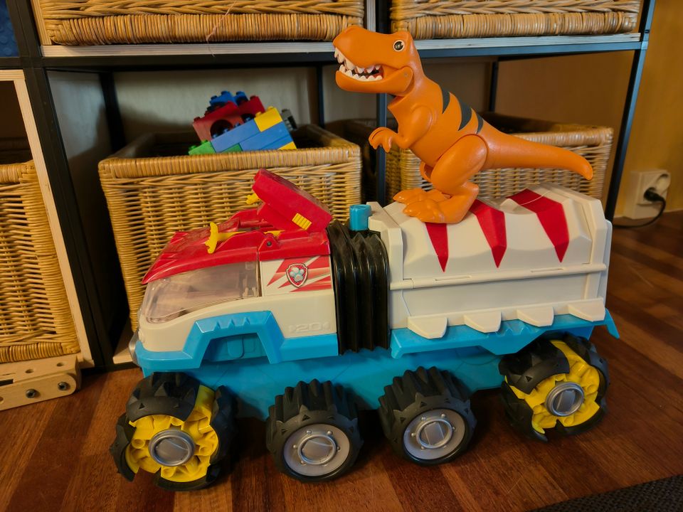 Paw Patrol iso dinosaurusauto