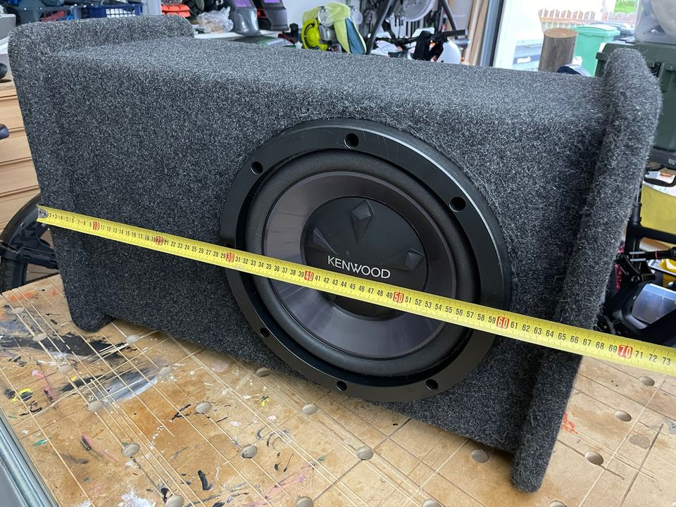 Kenwood 12” subwoofer laadukkaassa refleksikotelossa