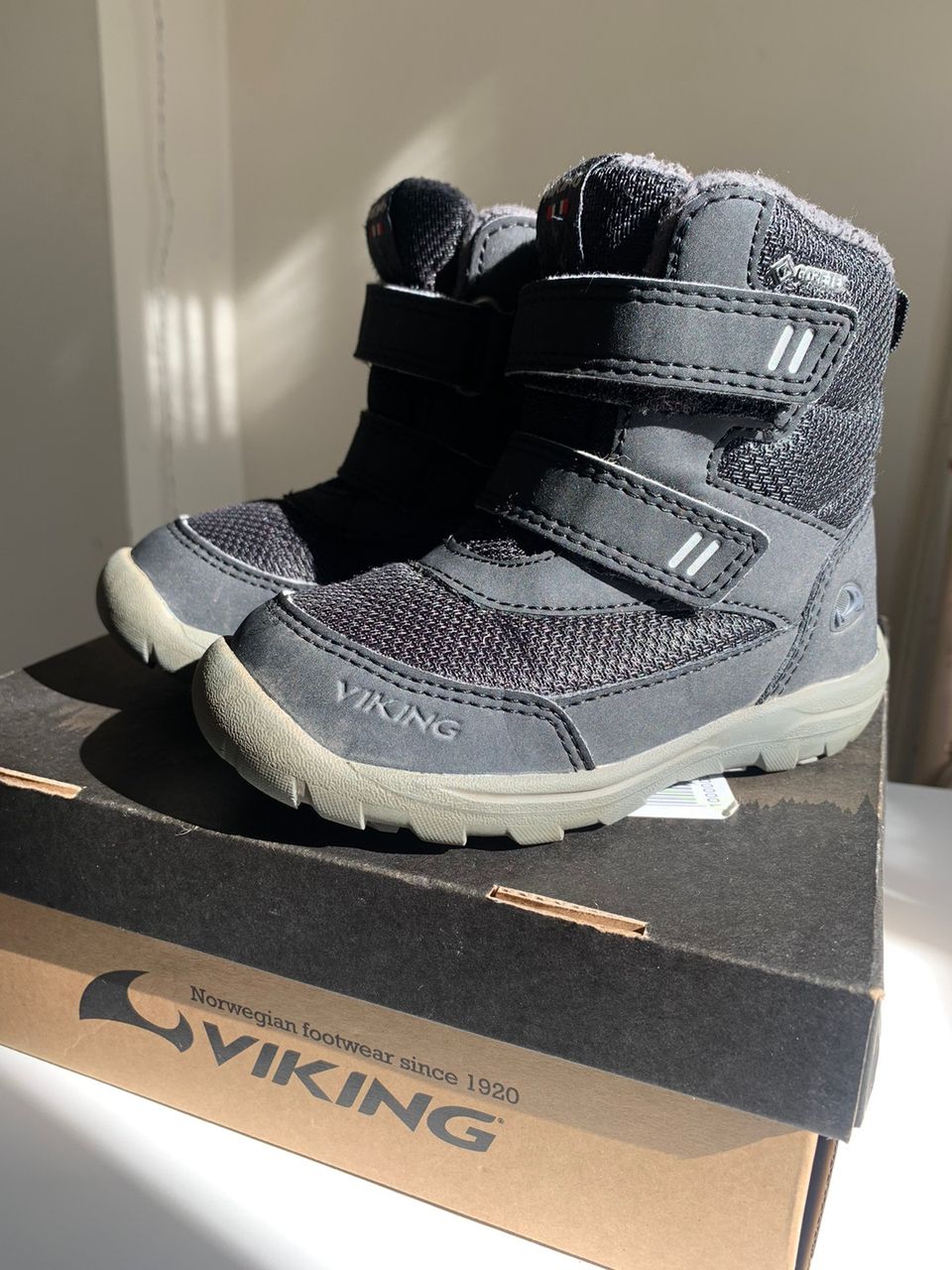 Viking goretex talvikengät tarrakiinnityksellä, koko 24