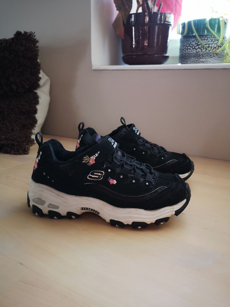 Skechers D'lites tytön kengät 30