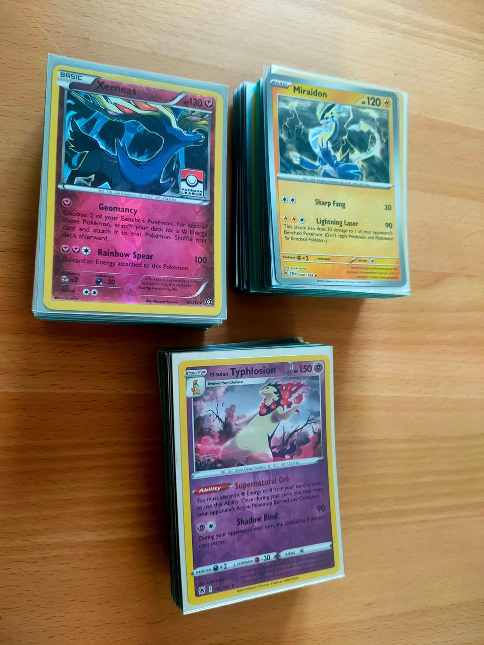 150 kpl holo/reverse Pokemon kortit. NM/Mint