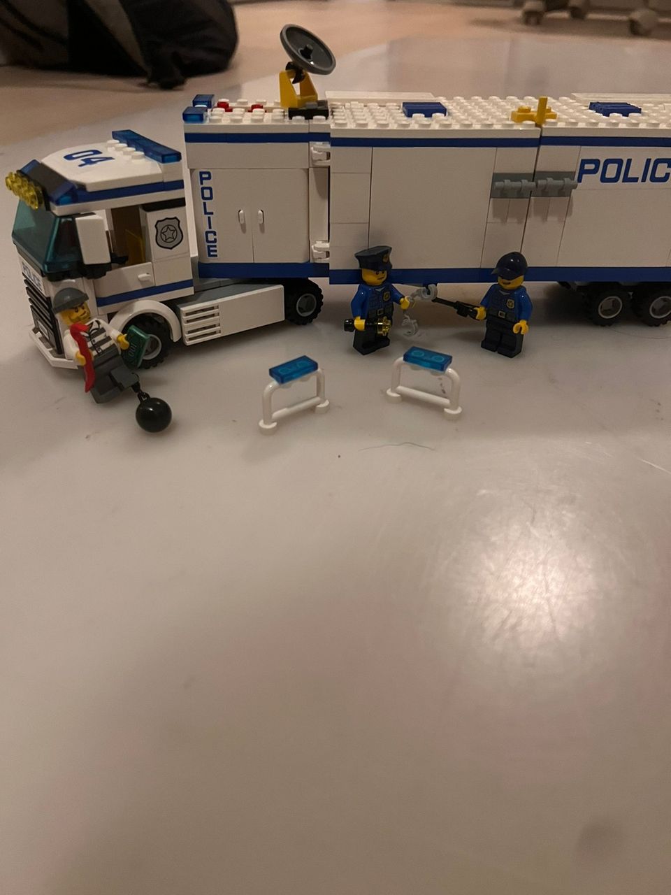 Lego 60044 ”Liikkuva poliisiyksikkö”