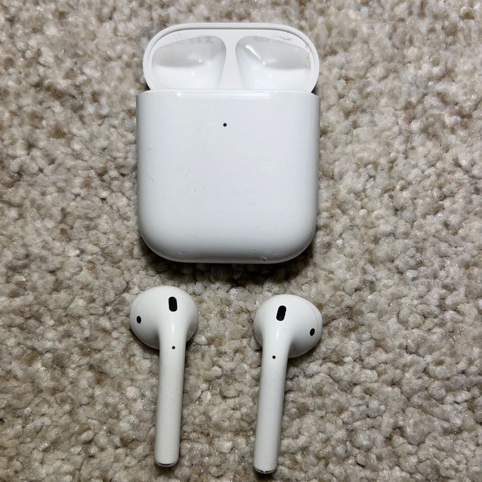 Apple Airpods gen 2 kuulokkeet