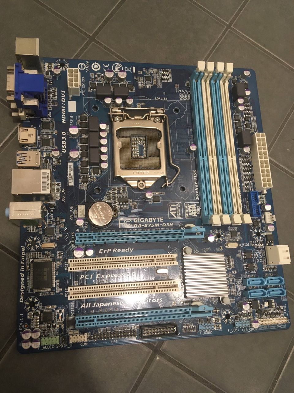 Gigabyte GA-B75M-D3H + Intel Core i5-3470