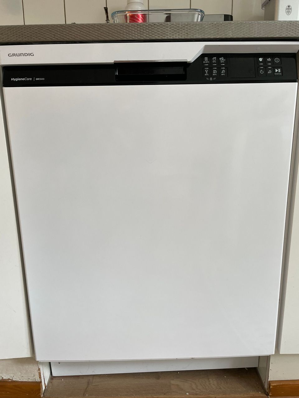 Grundig GNUP3451W astianpesukone