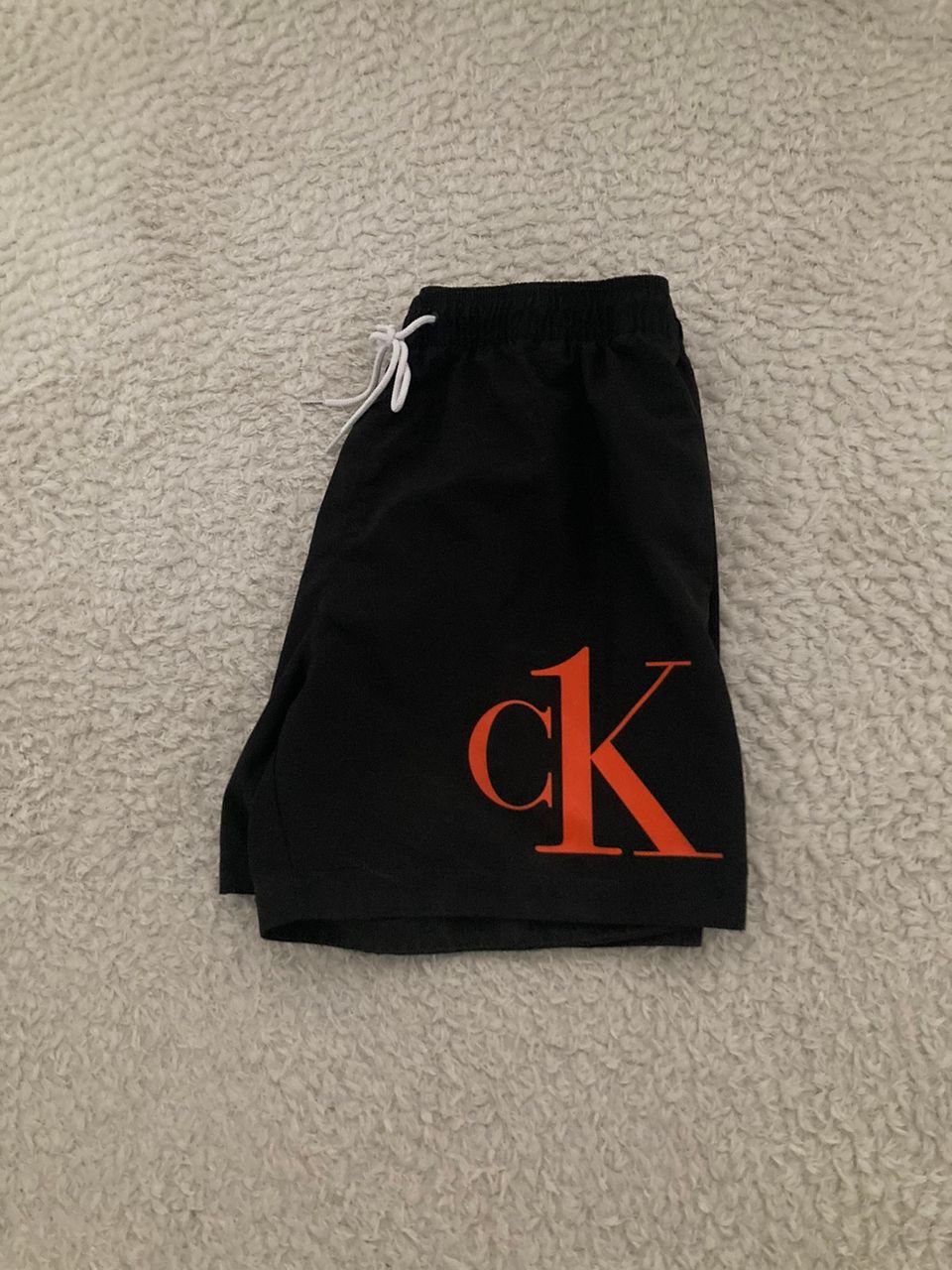 Calvin klein uimashortsit