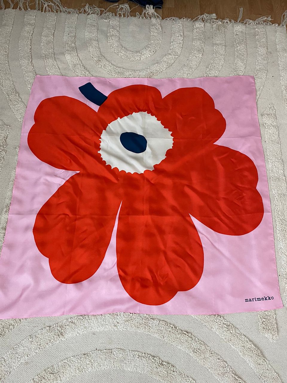 Marimekko silkkihuivi UUSI