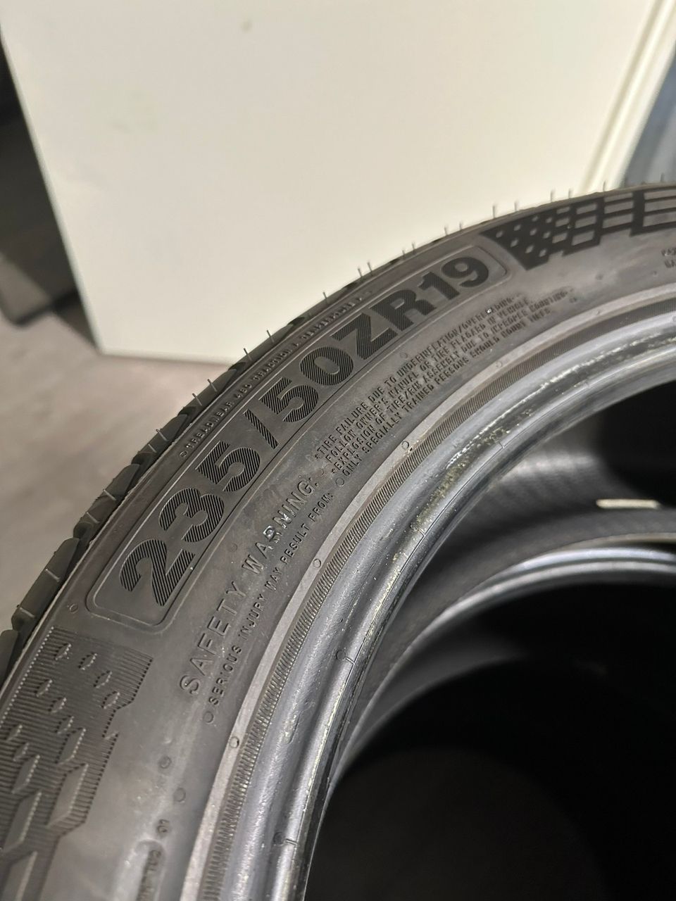 235/50R19 kesärenkaat