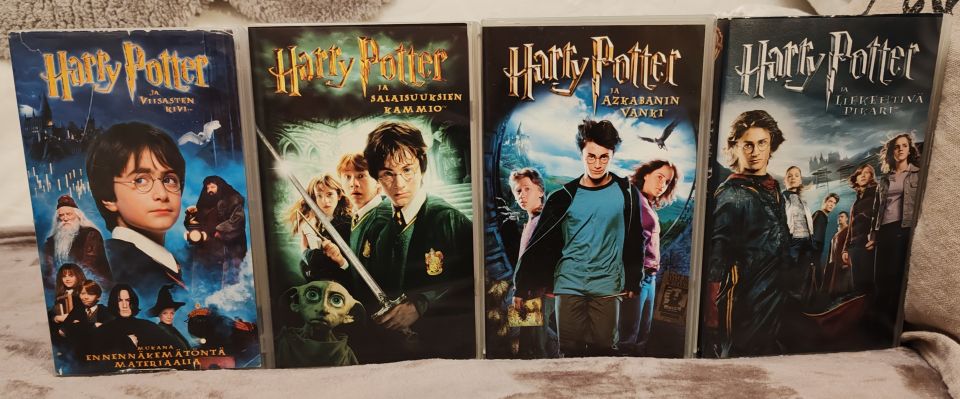 4kpl Harry Potter VHS-Kasettia