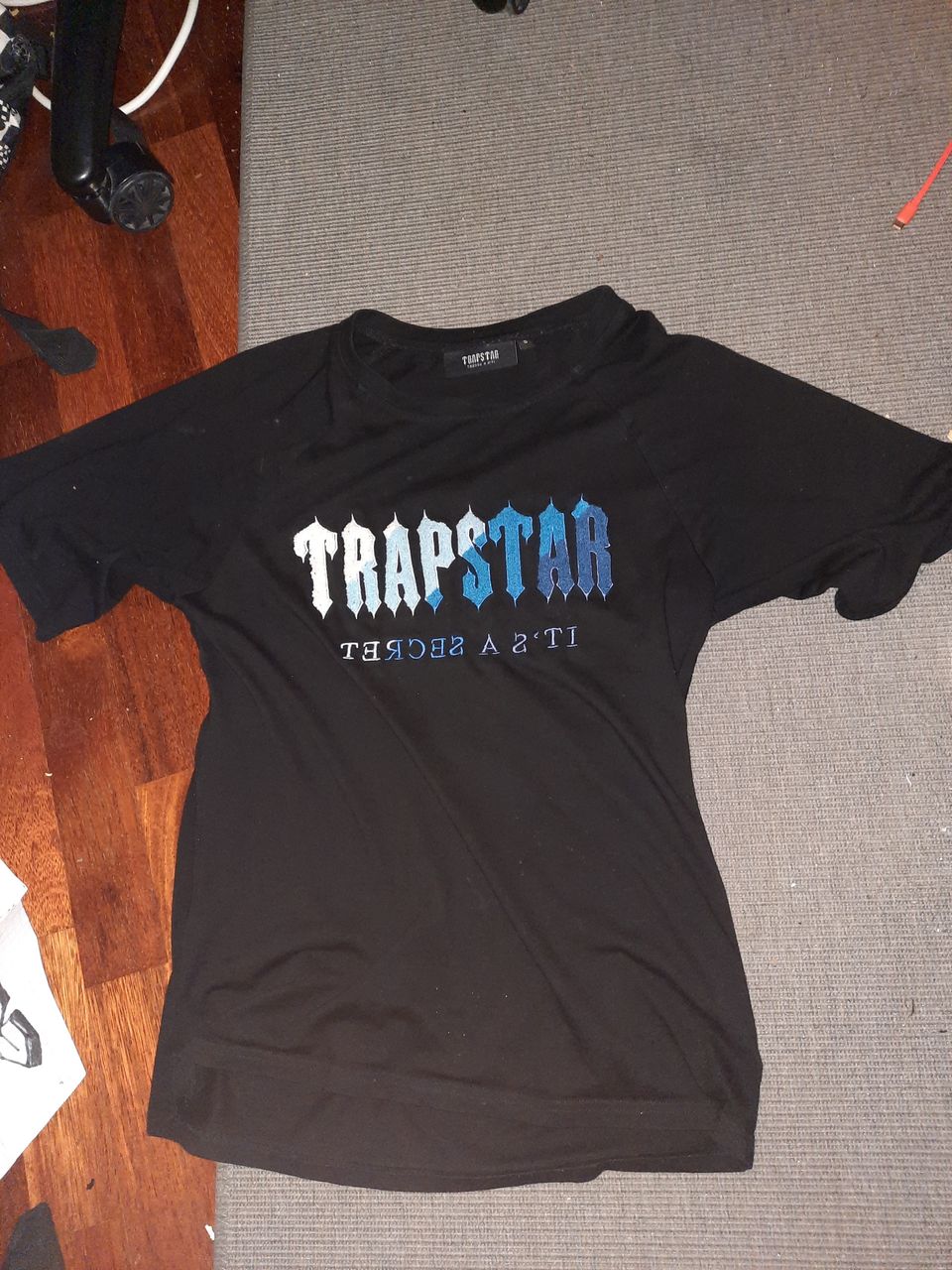 Trapstar shortsit ja t-paita