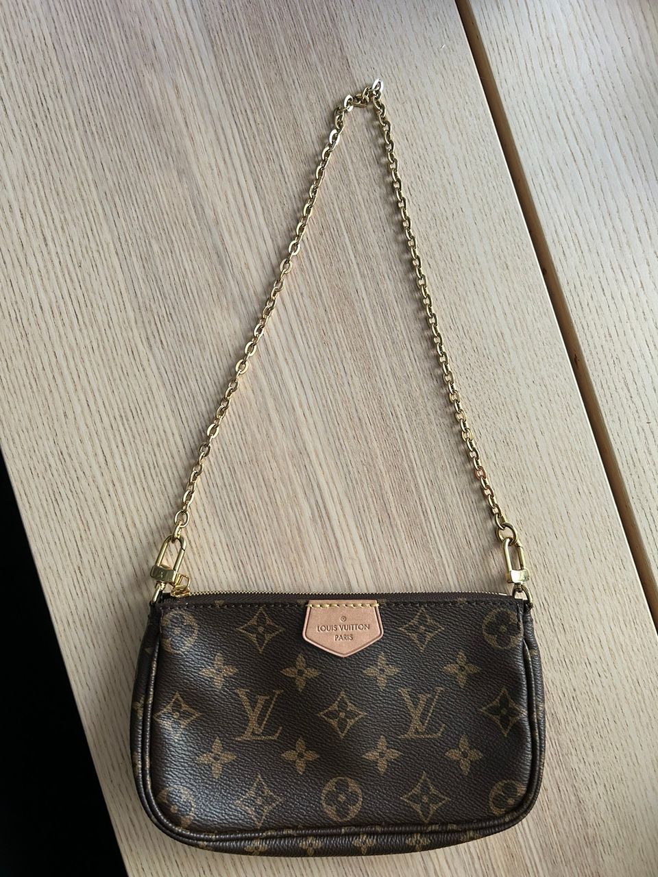 Louis Vuitton laukku