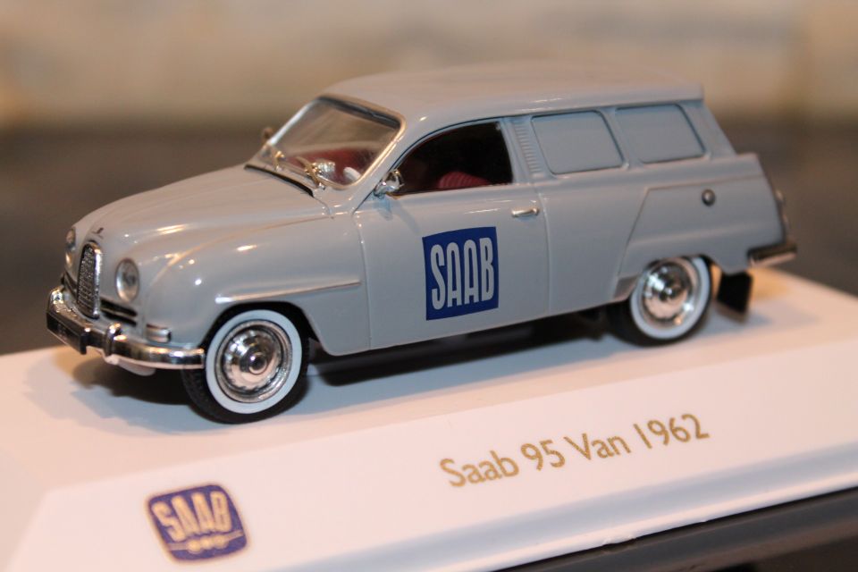 Saab 95 Van 1962 metalli umpikylki farmari auto 1:43 pienoismalli paketissa 1/43