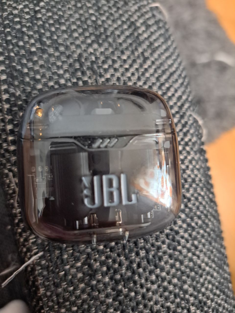 JBL kuulokkeet.