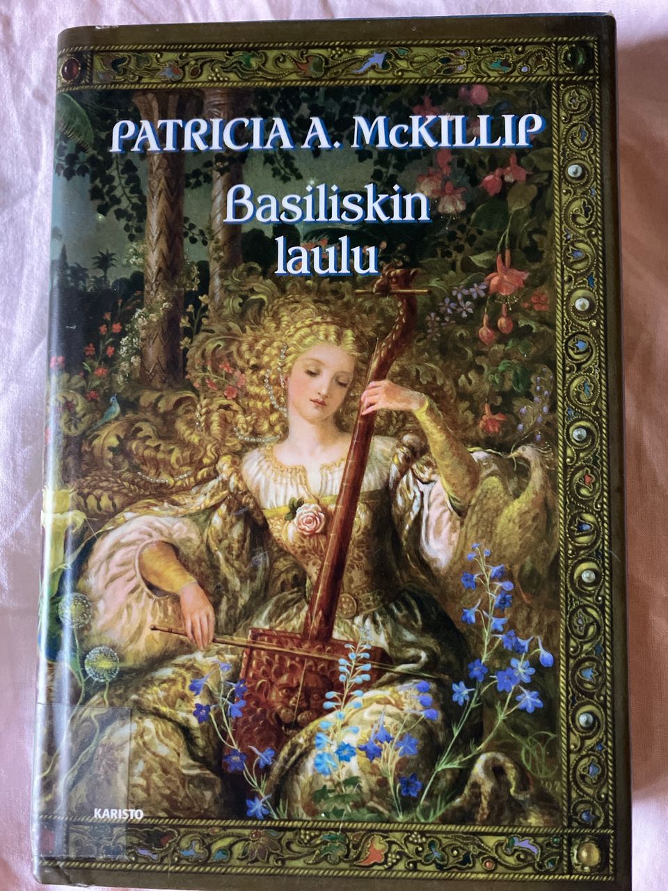 Patricia A. McKillip: Basiliskin laulu