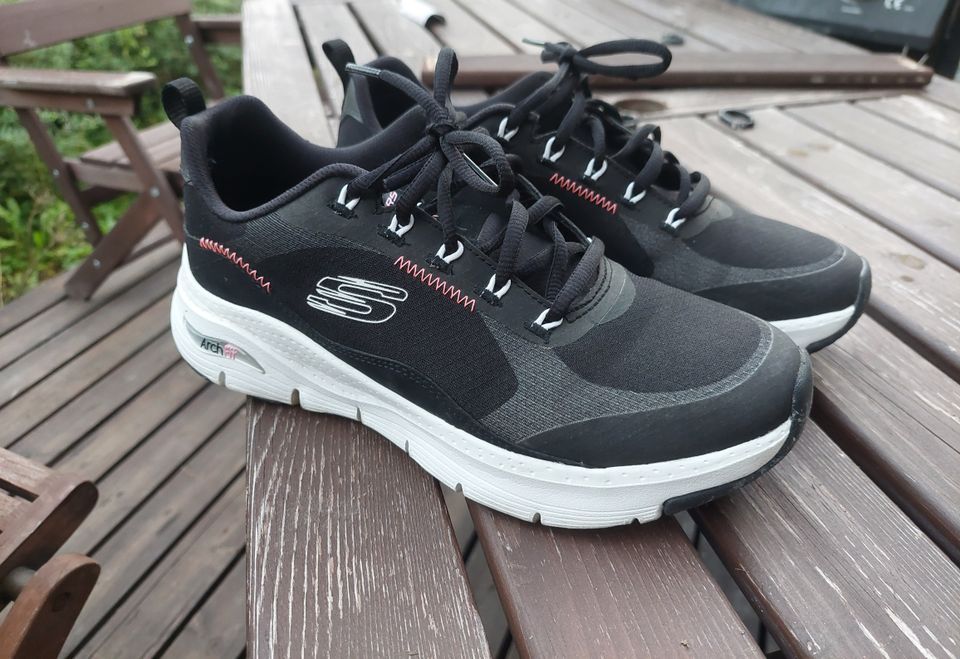 Skechers kengät