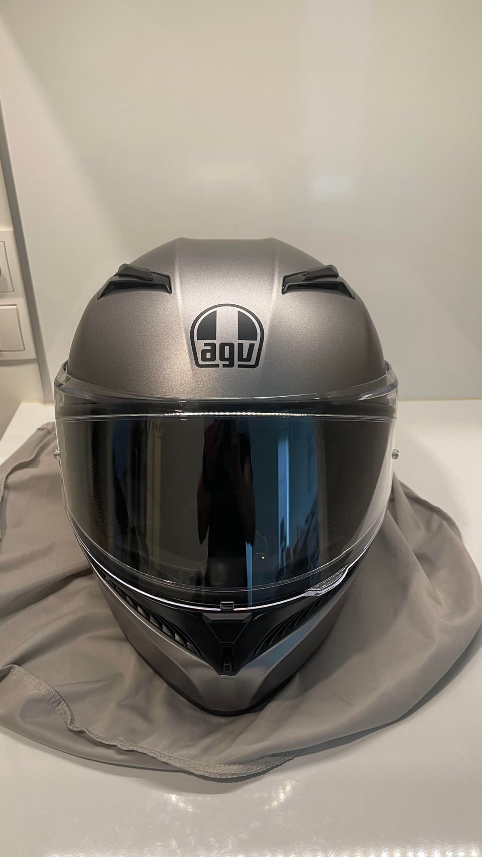 AGV K3 moottoripyöräkypärä koko M