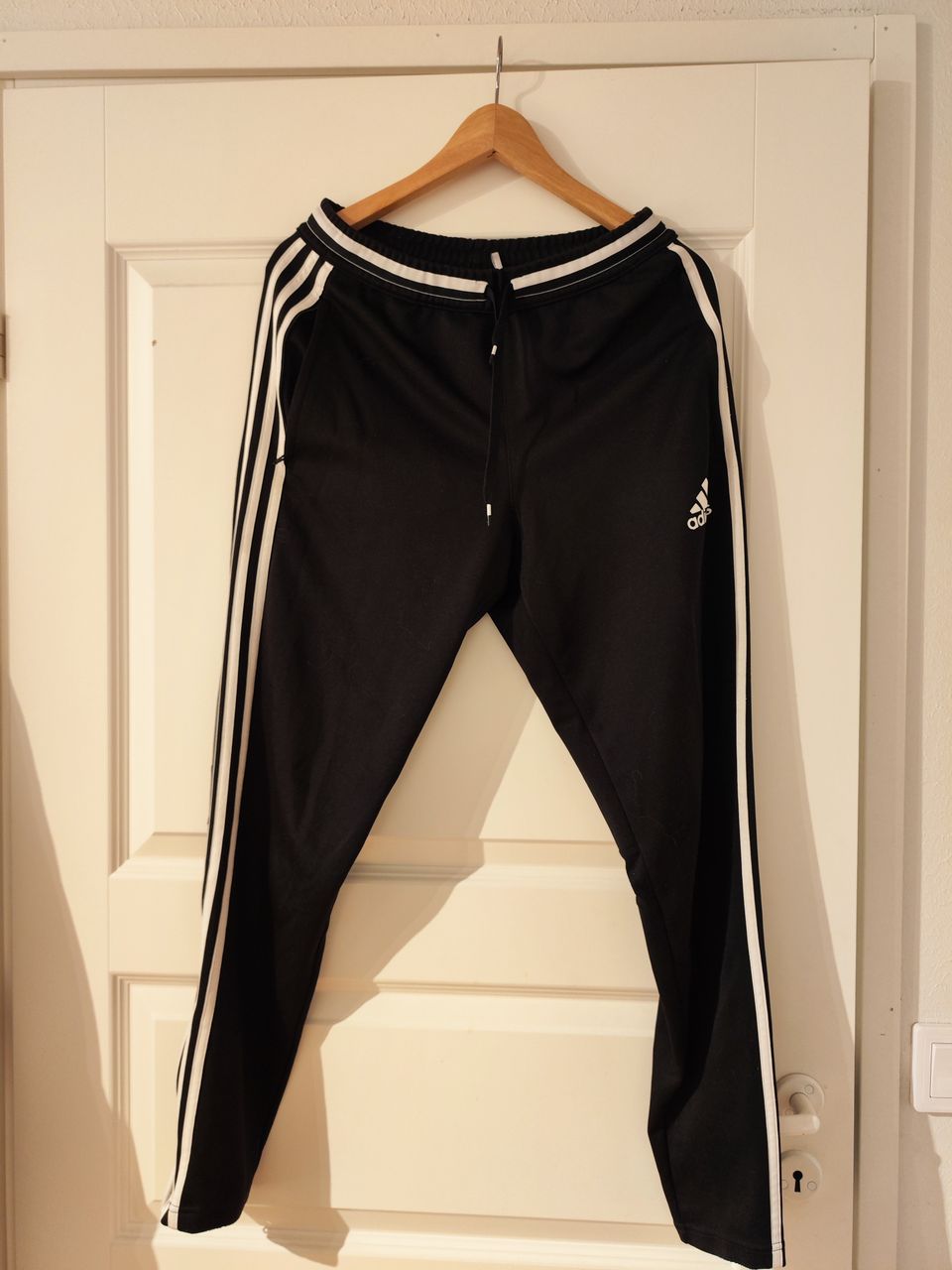 Adidas verkkarit, S