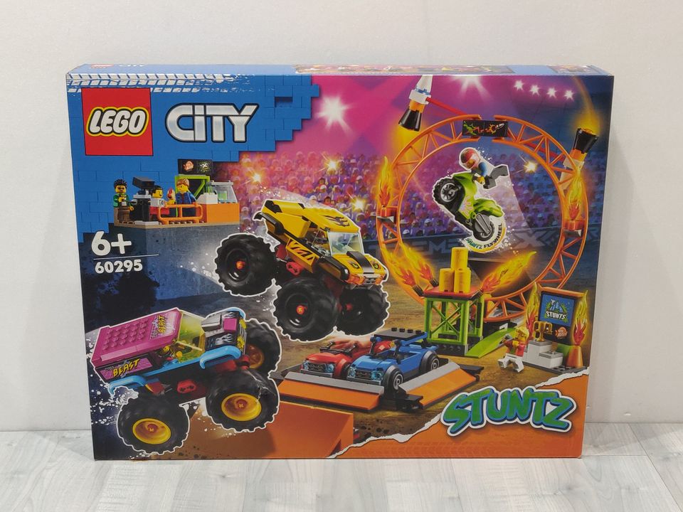 LEGO City 60295 Stunttishow'n areena (uusi)