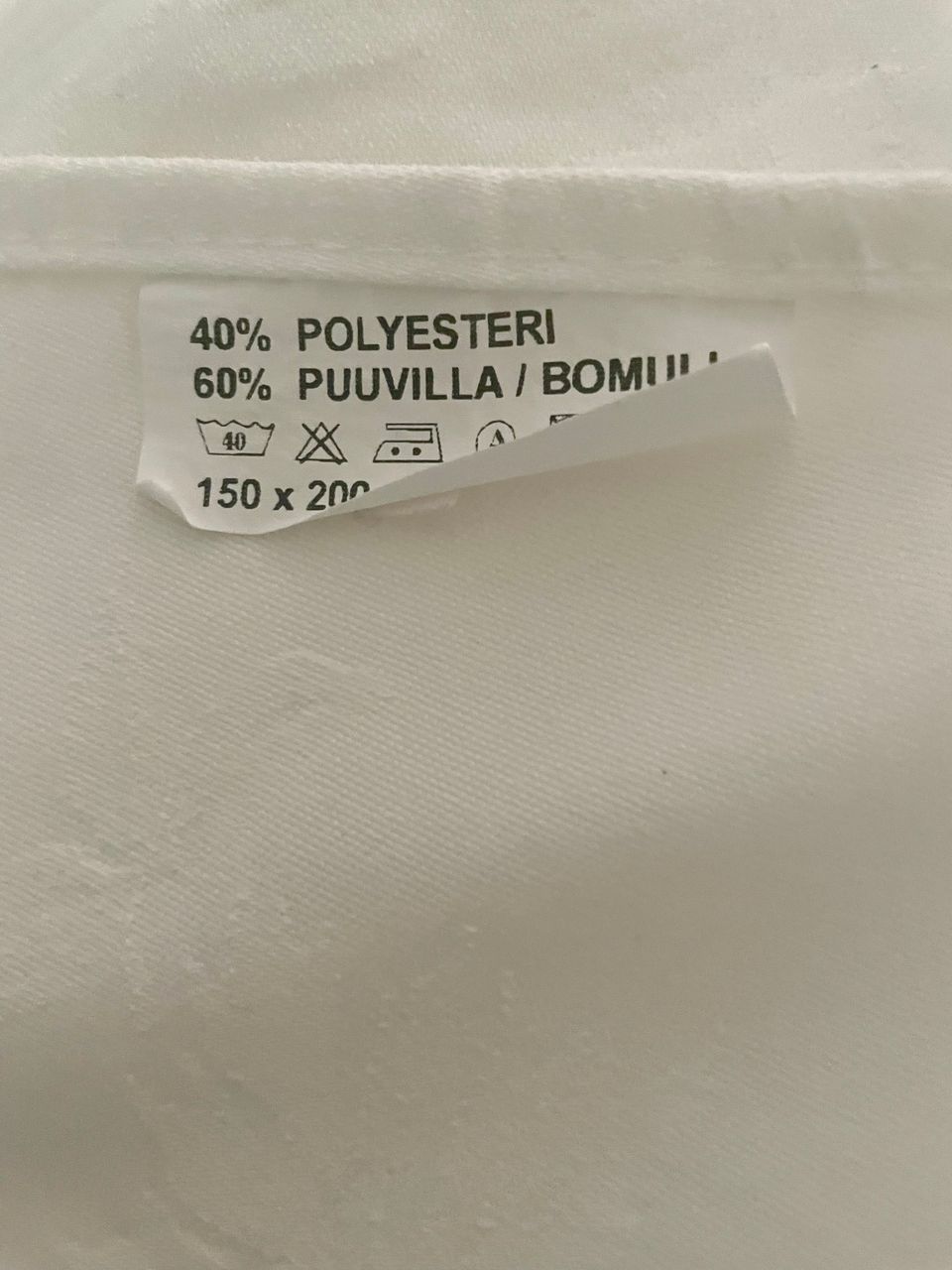 Valkoinen pöytäliina 60% puuvillaa 150x200