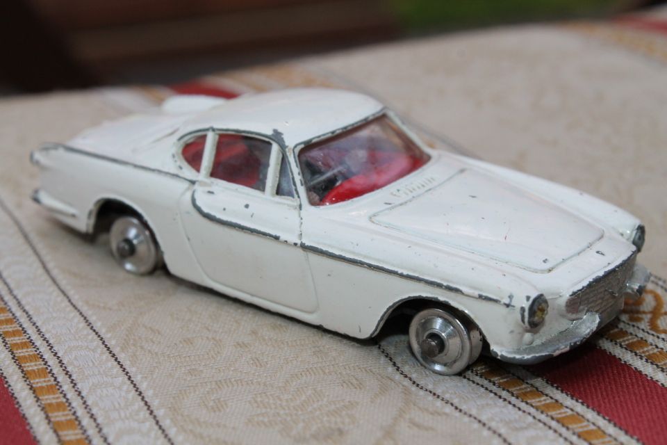 Metalli Roger Moore Corgi Toys Pyhimys tv-sarja Volvo 1800 1960-luku auto vanha