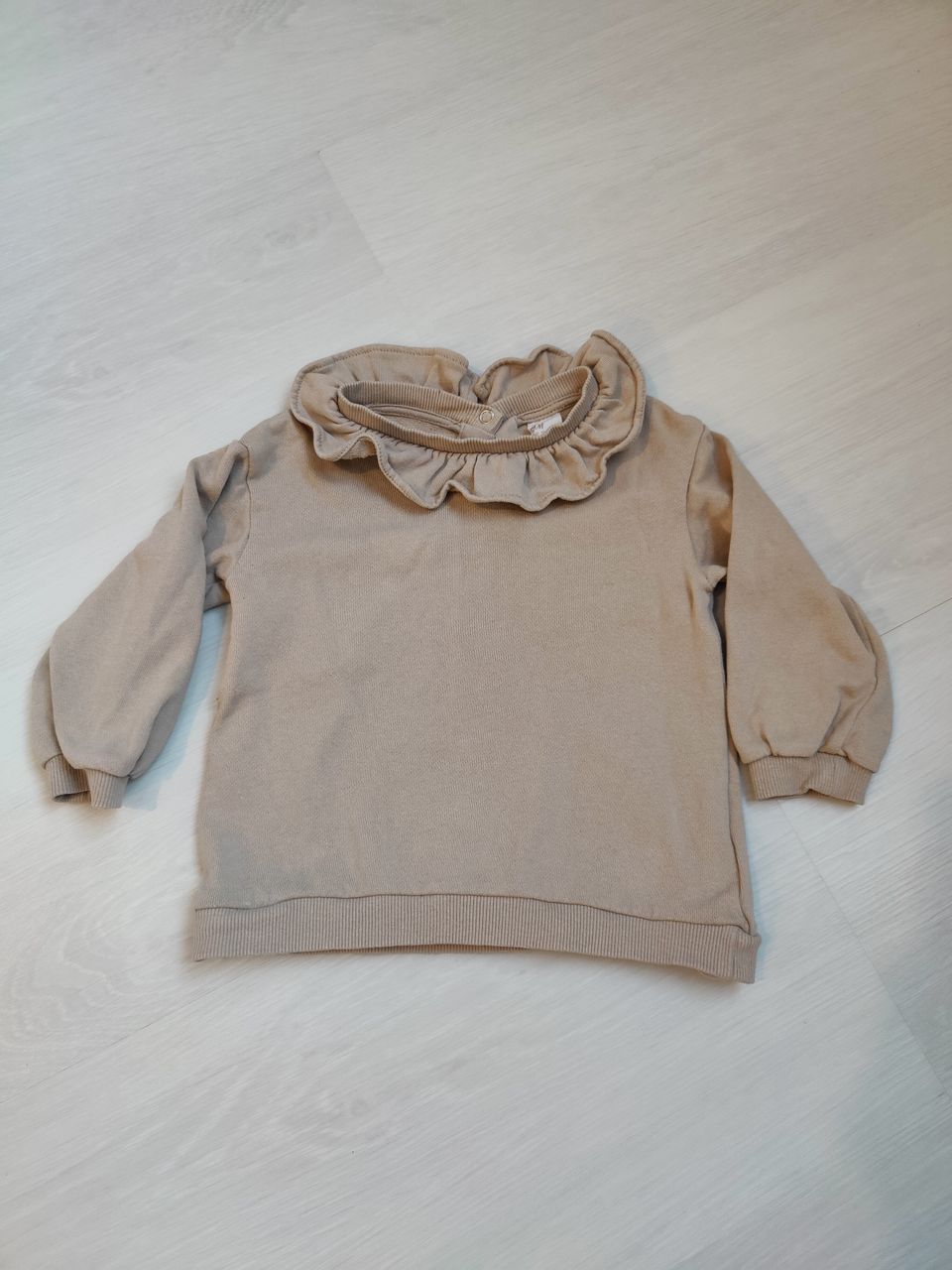 Beige frilla collari, 80-86