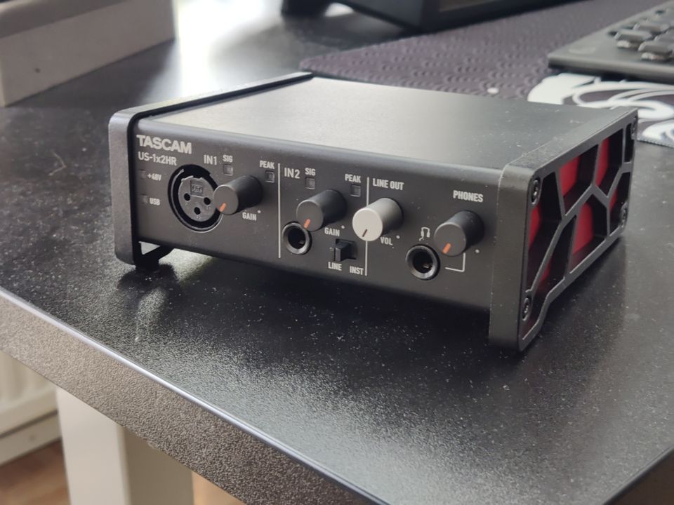 (Uusi) Tascam US-1x2HR