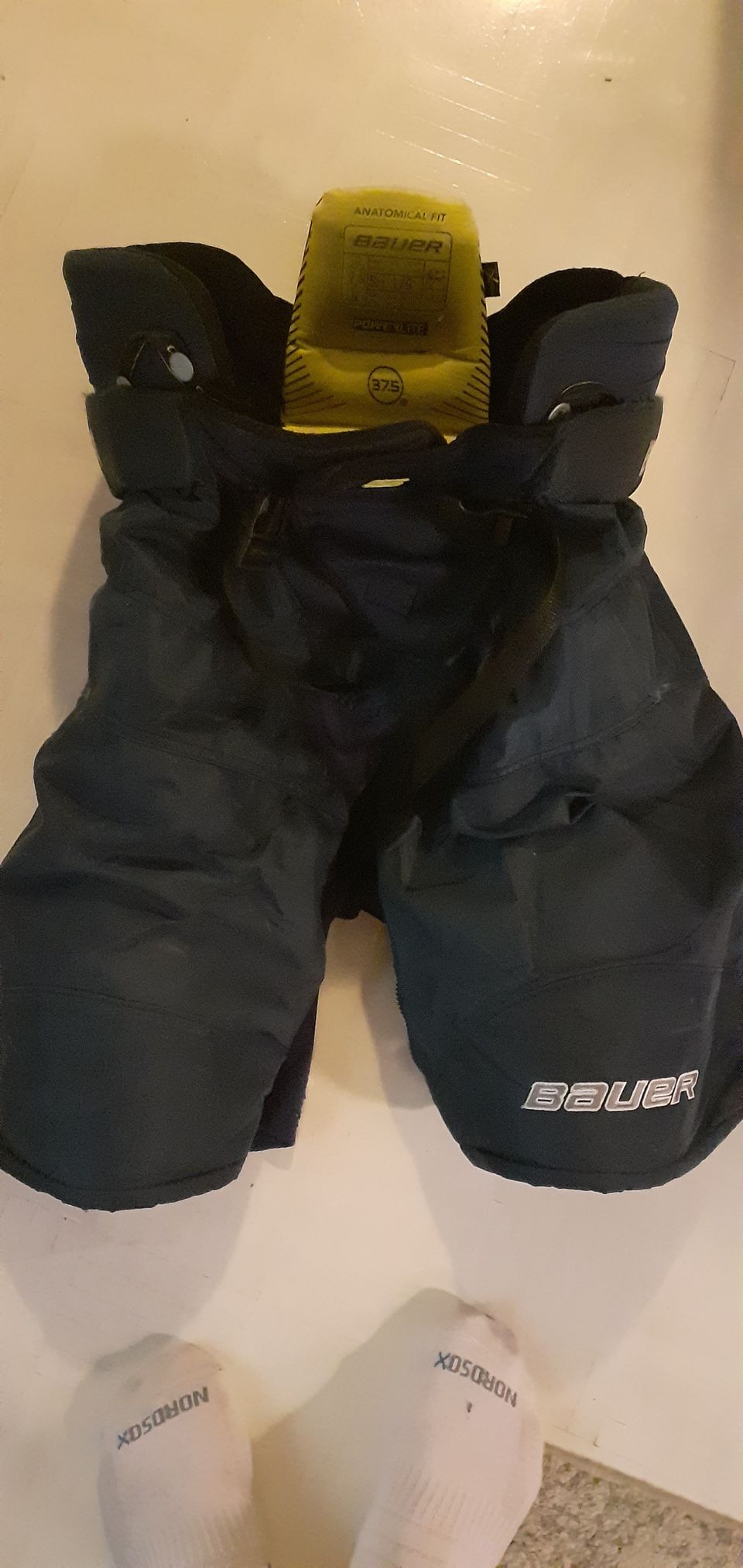 Reebok jääkiekkoreppu+bauer kyynär+polvisuojat