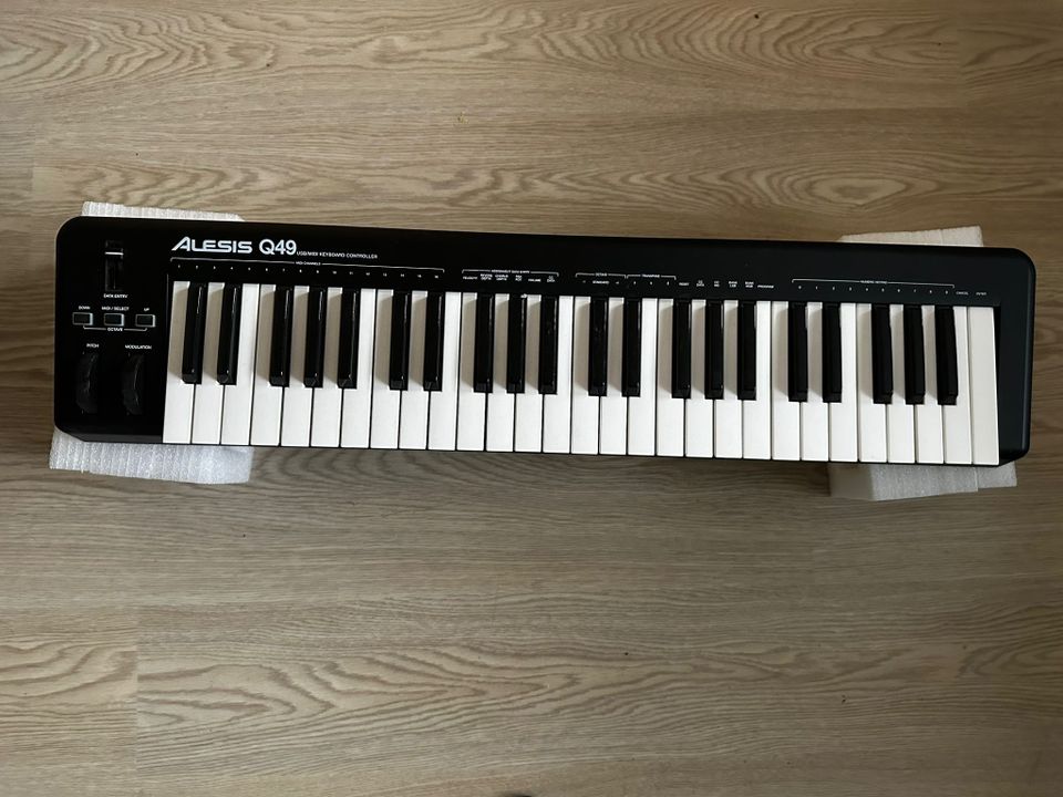 Alesis Q49