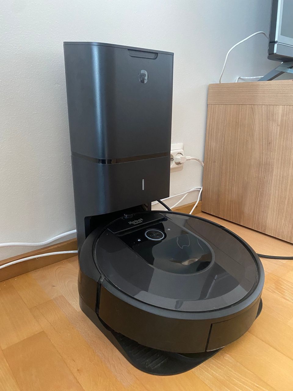 iRobot Roomba i7+ robotti-imuri