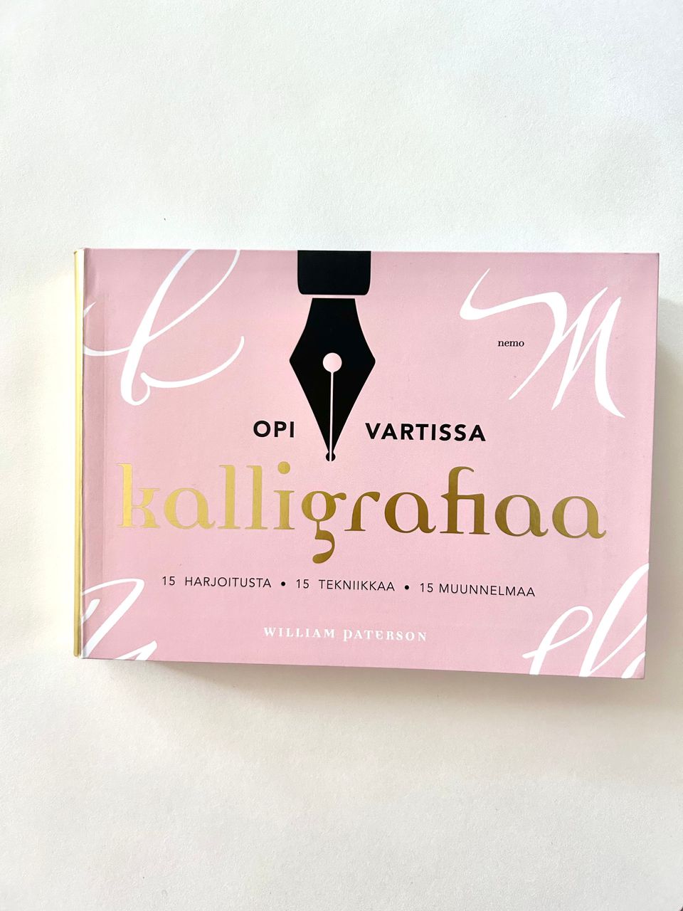 Opi vartissa kalligrafiaa