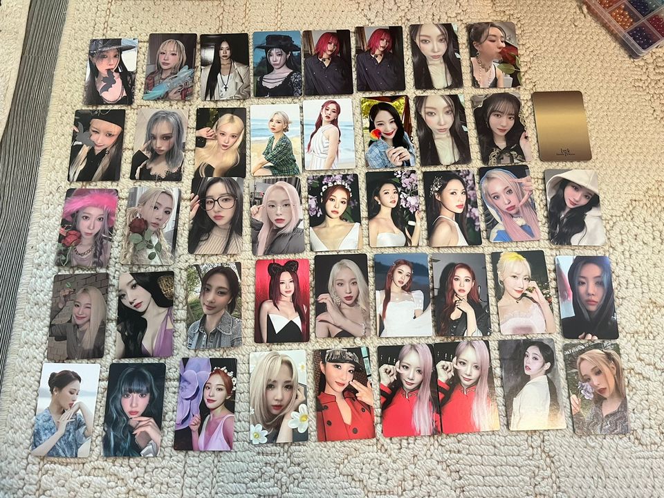 Dreamcatcher photocards