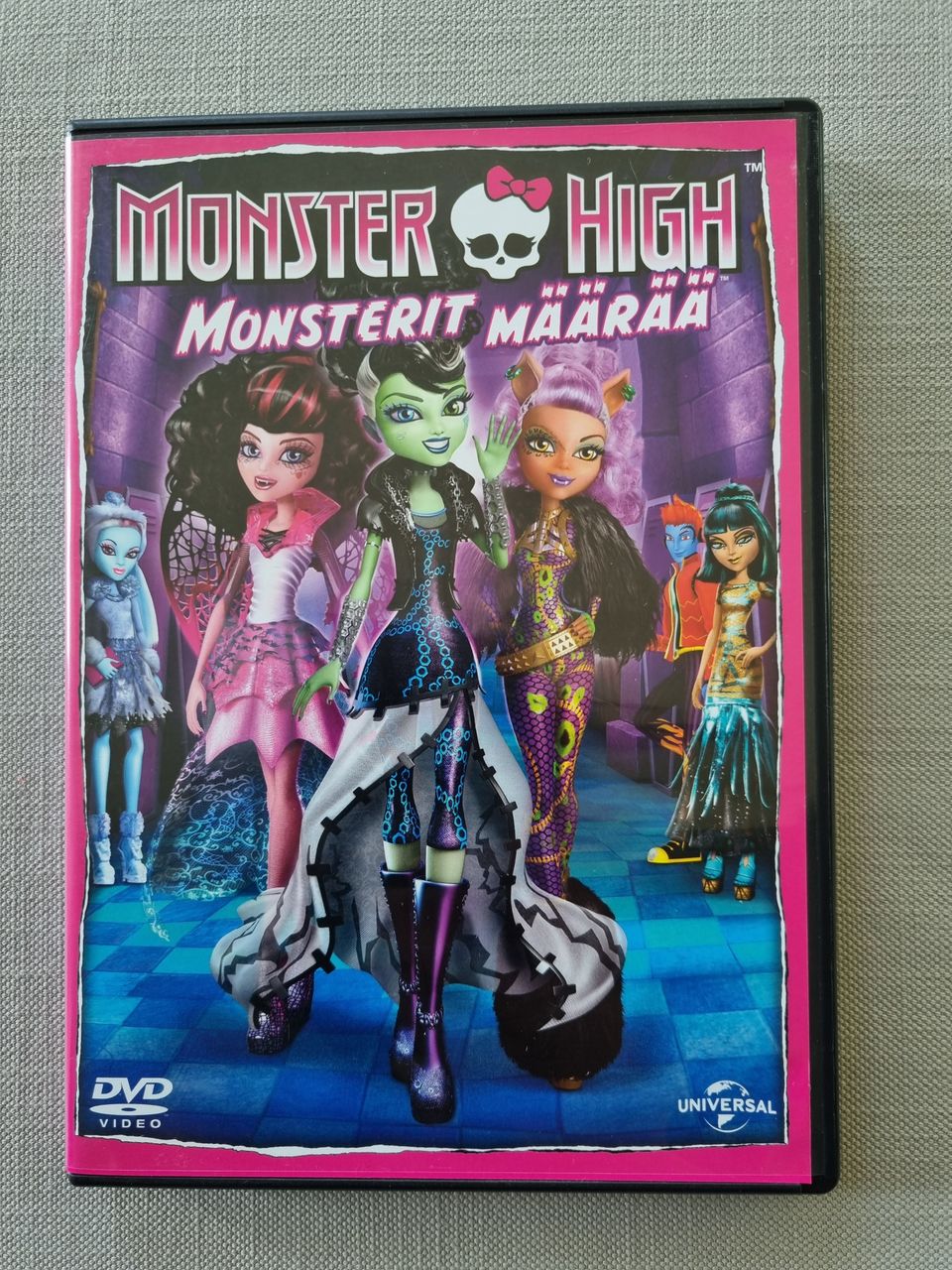 DVD Monster high Monsterit määrää