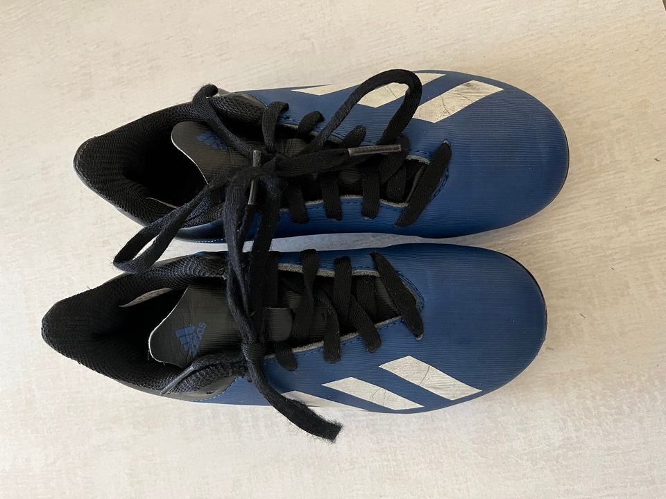 Adidas nappikset 29