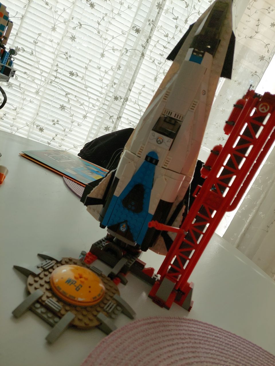 Lego raketti