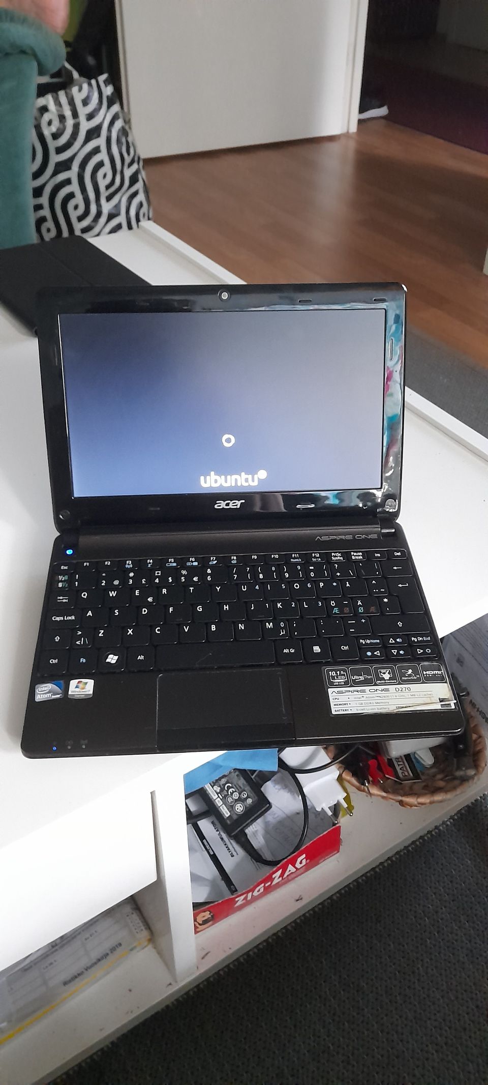 Acer aspire one d270 läppäri.