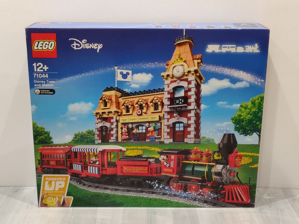 LEGO 71044 Disneyn juna ja asema (uusi)