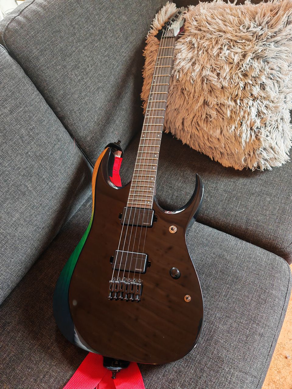 Ibanez RGD61ALA-MTR sähkökitara