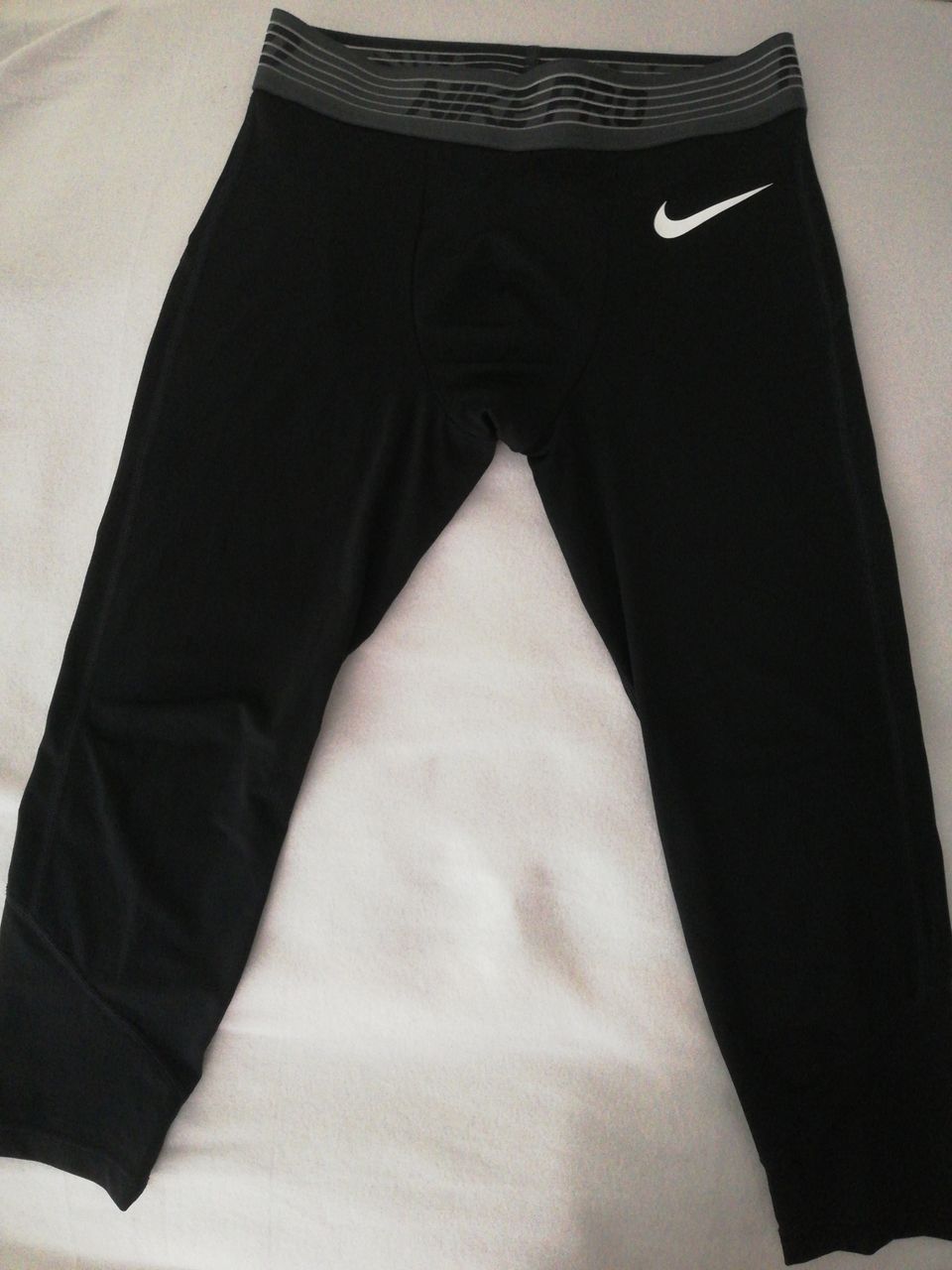 Miesten Nike pro 3/4 trikoot (koko S)