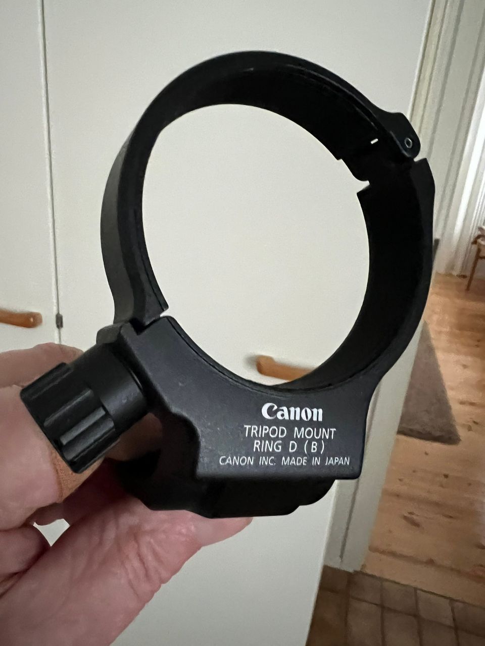 CANON TRIPOD MOUNT RING D (B)