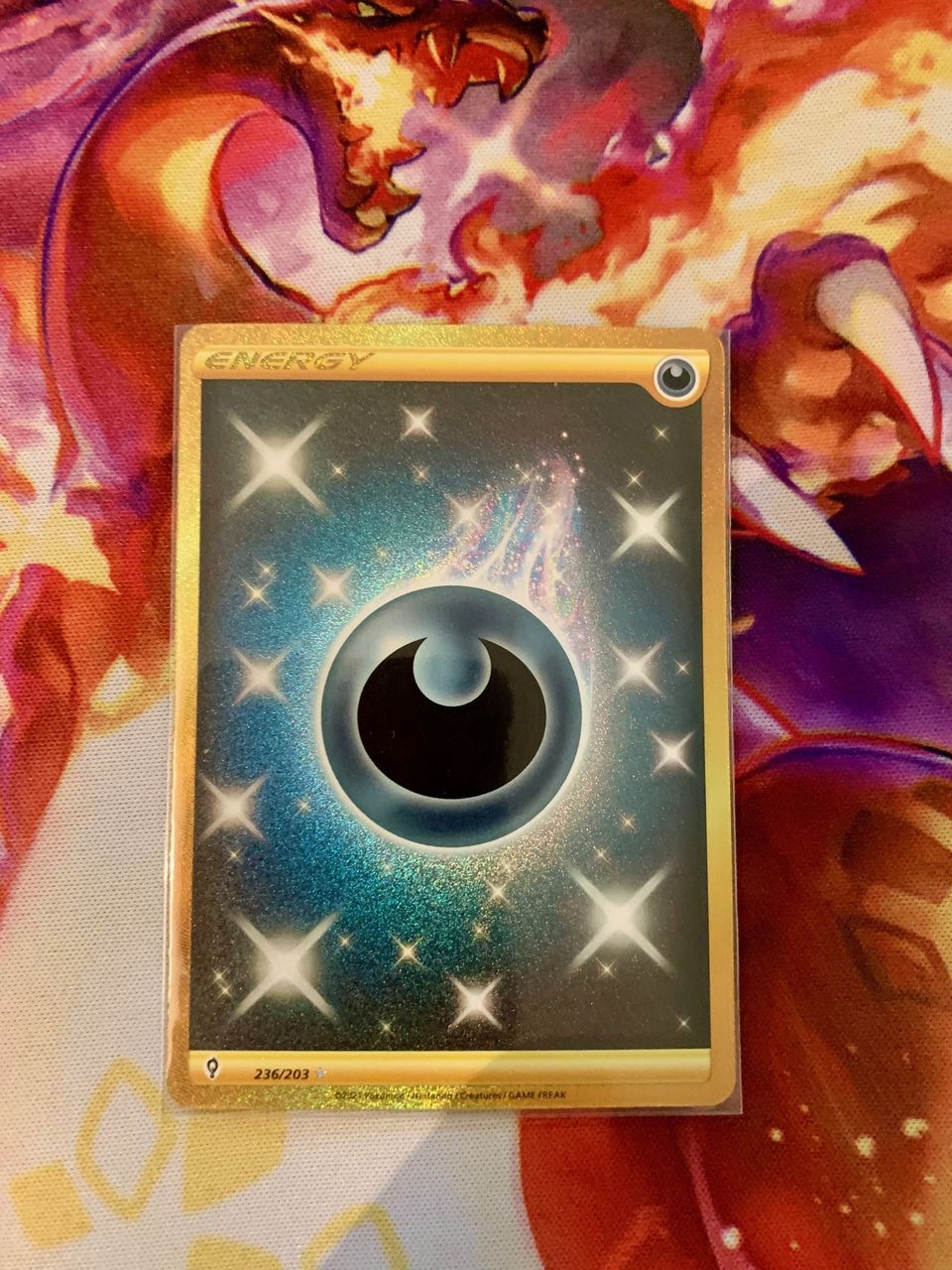 Darkness Energy 236/203  (Pokemon TCG / Evolving Skies)