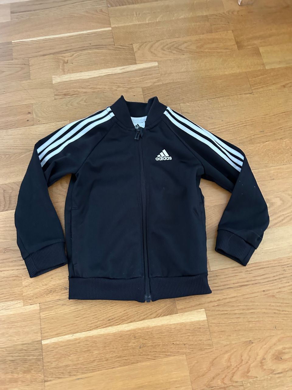 Adidas verkkatakki