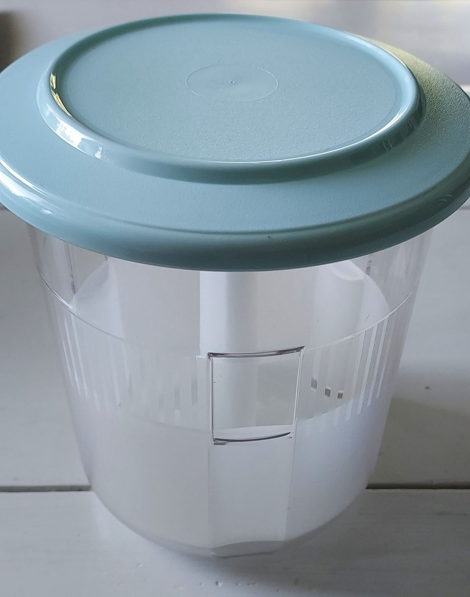 Tupperware herkkuhissi