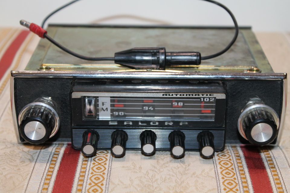 Salora radio Automatic stereot autoradio 1972 70-luku autostereot vintage auto