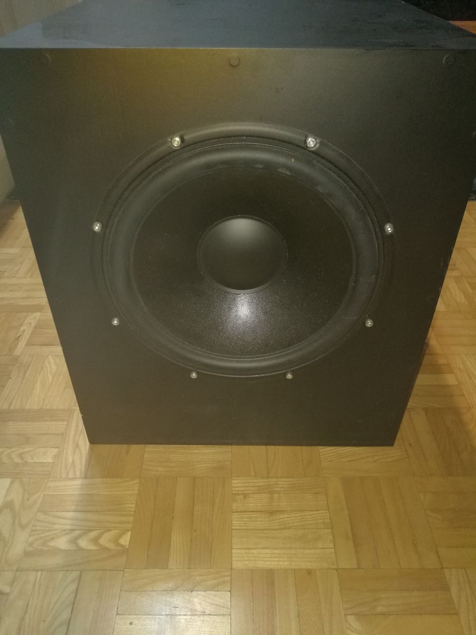 Subwoofer 12 tuumaa