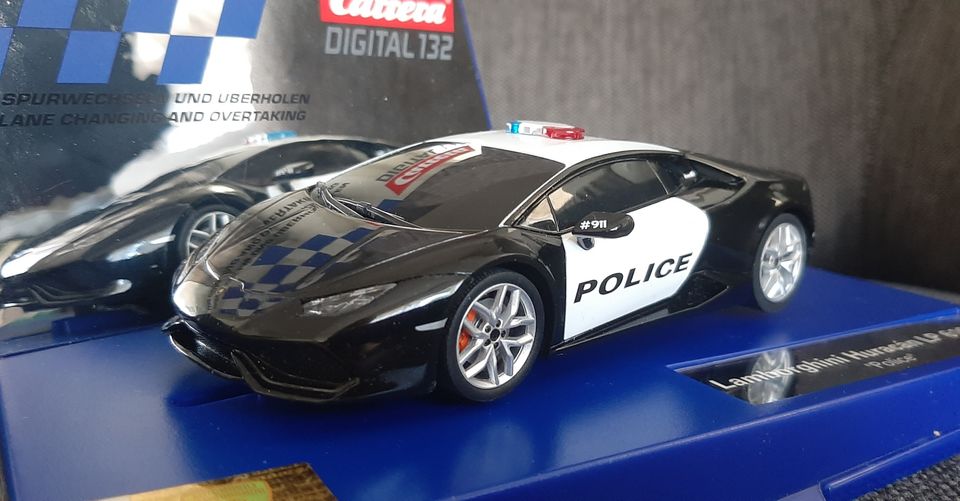 Carrera Digital 132 Lamborghini Huracán Police 1:32